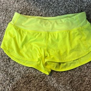 Brand new Lululemon 2.5 inch size 6.